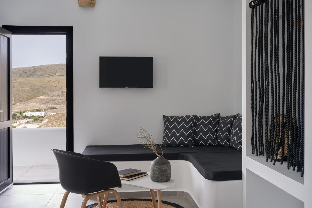 The Thermia Suites Китнос Екстериор снимка