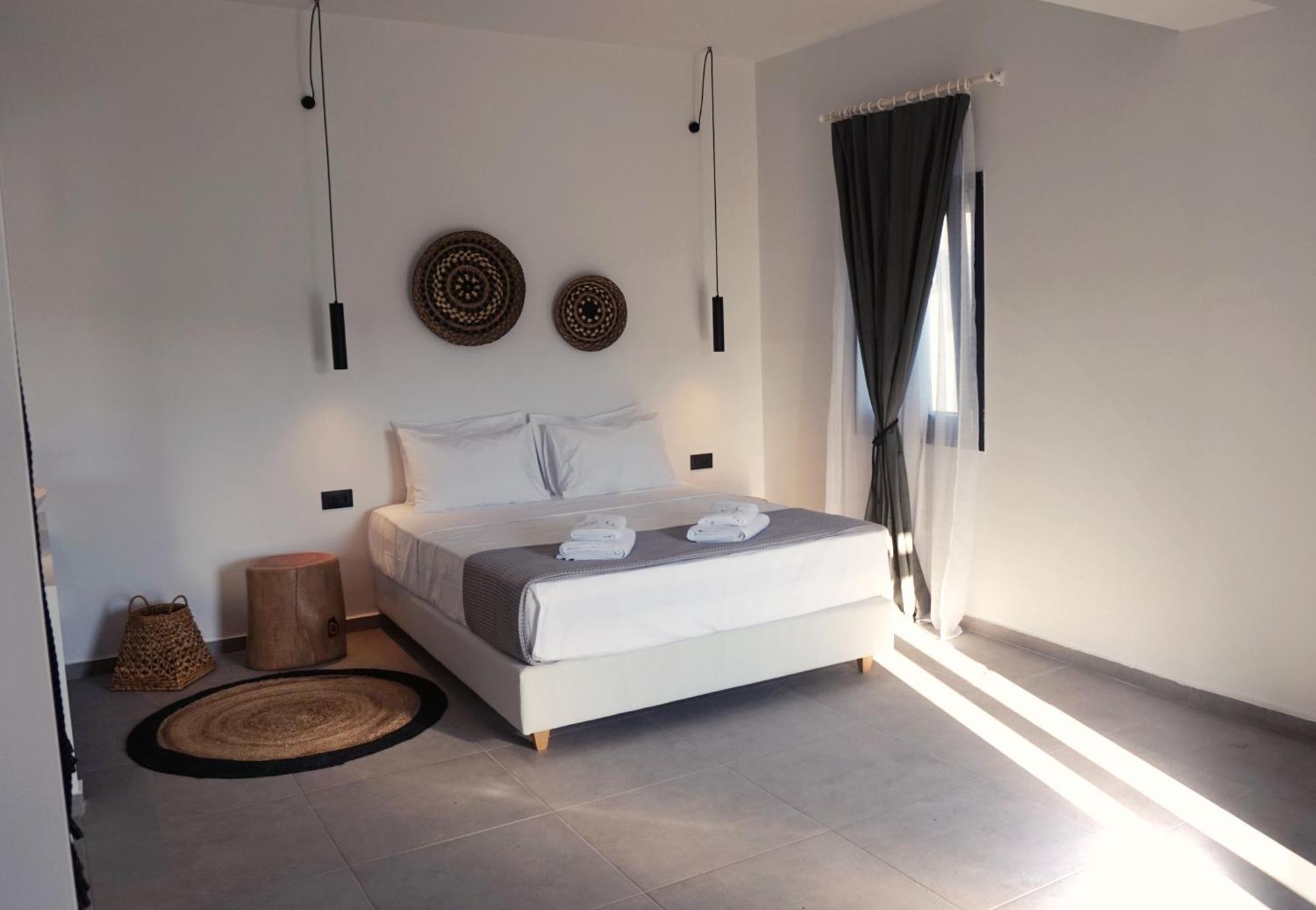 The Thermia Suites Китнос Стая снимка